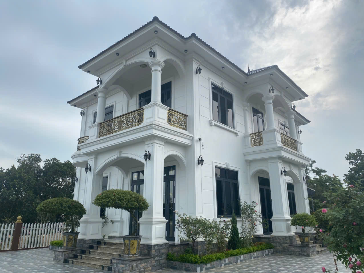 Công Trình Nhà Vườn Mái Nhật 2 Tầng Phong Cách Tân Cổ Điển – Vẻ Đẹp Kết Hợp Giữa Truyền Thống Và Hiện Đại