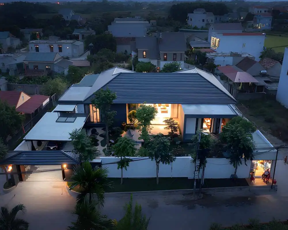 Mẫu nhà chữ U cấp 4 có gara mái Thái sang trọng