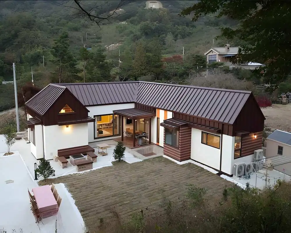 Thiết kế mẫu nhà chữ U cấp 4 có sân vườn nhỏ, chi phí hợp lý