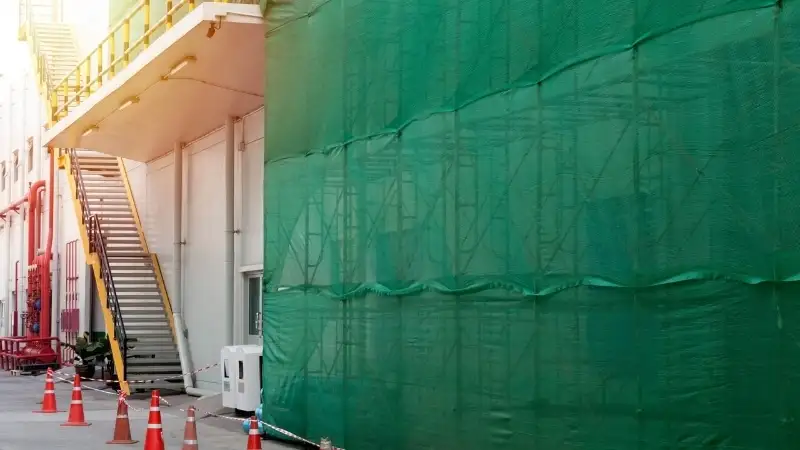 Chủ đầu tư phải che chắn, thu gom vật liệu đúng quy định